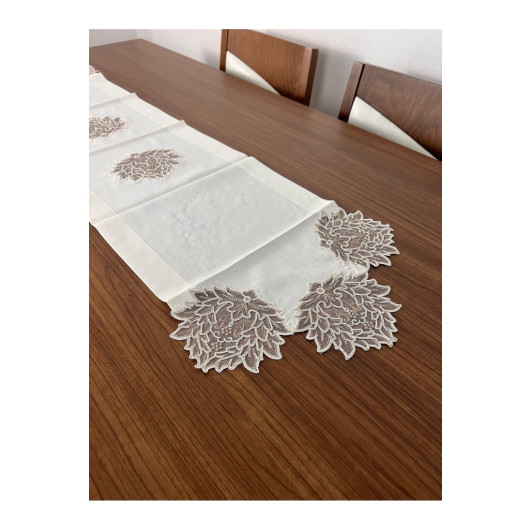 Pera Brown Cream Lace 1 Piece Runner