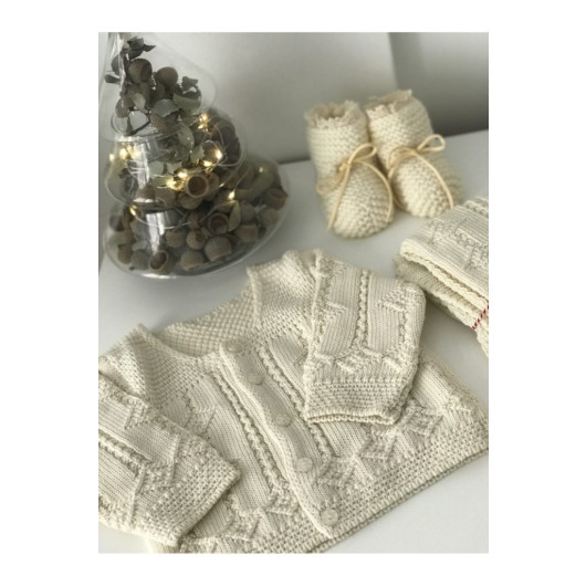 Newborn Baby Gift Box, Hand Knitted Sweater 0 12 Months