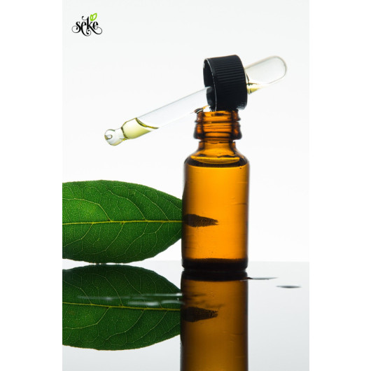 Cold Pressed Bay Leaf Oil Glass Bottle With Dropper 10 Ml