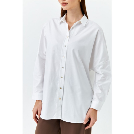قميص نسائي موديل اوكسفورد بلون أبيض