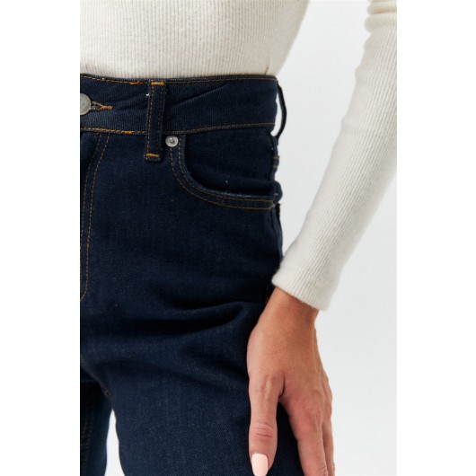 بنطلون جينز نسائي من Mom Fit باللون الكحلي