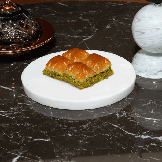 Turkish Baklava With Pistachio In Squares  500 G