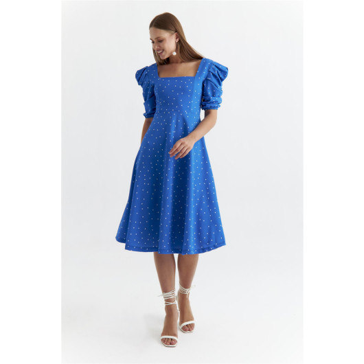 فستان نسائي متوسط الطول ياقة مربعة منقط لون ازرق