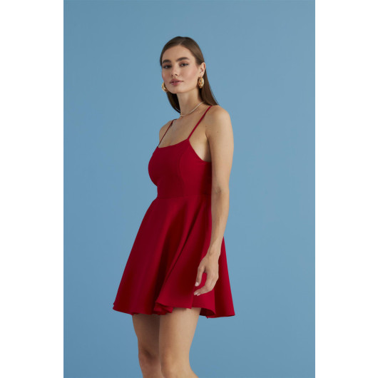 فستان أحمر نسائي قصير بعلاقات برباط ظهر