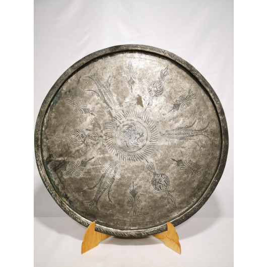 Tray / Copper Plate Decorated In The Form Of Ancient Heritage / Antique Decorated By Hand