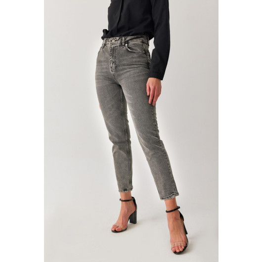 Women's Smoked Color High Waist Lycra Denim Fabric Mom Fit High Waist Jean