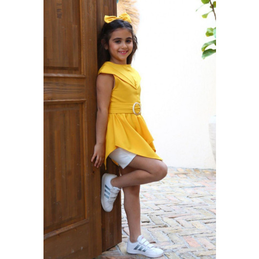 Girls Set Of Shorts And A Blouse With A Yellow Belt