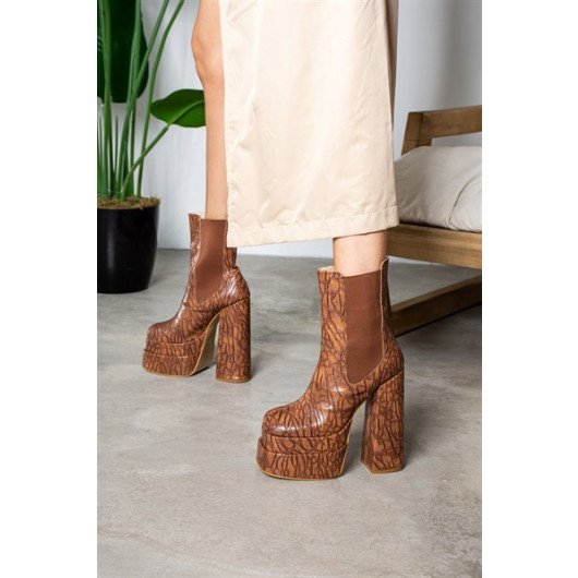 Regina Taba Crocodile Elastic Platform Heeled Boots