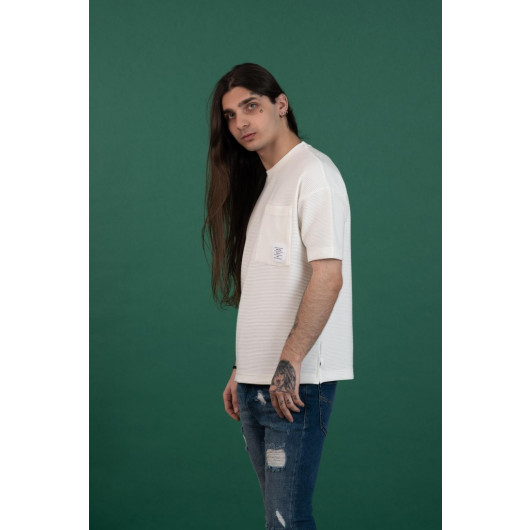 Oversized Men's T-Shirt With Striped Pockets