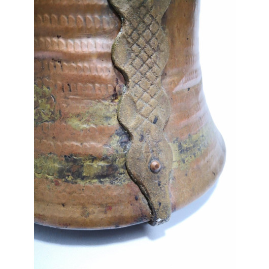 دلو النحاس الطرابزوني ذو صناعه يدوية على شكل طراز التراث القديم