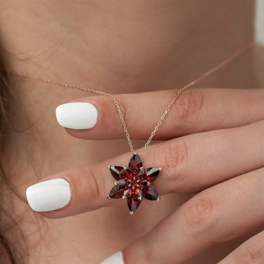 Pb Ş Red Lotus Flower Silver Necklace