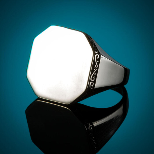 Men's Ring With A Simple Octagonal Silver Design With An Engraved Linear Design