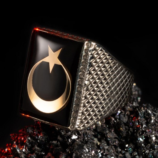خاتم من الفضة للرجال عيار 925 بلون اسود مع رسم نجمة وقمر من مسلسل تشكيلات