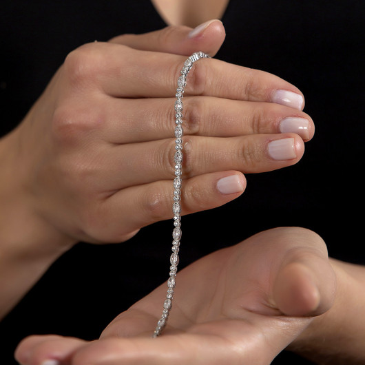 Elegant Design Silver Women Bracelet With White Zircon Stone