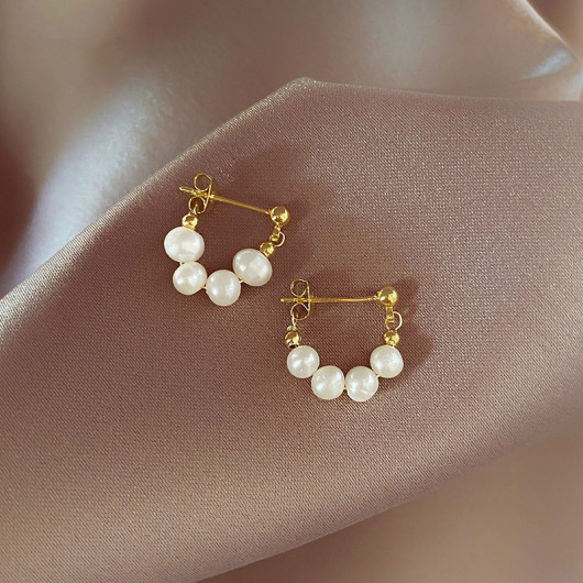 Gold Plated Women Pearl Earring On Metal Alloy