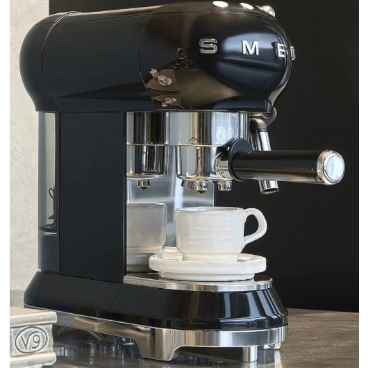 ماكينة قهوة Smeg كاراجا هوم