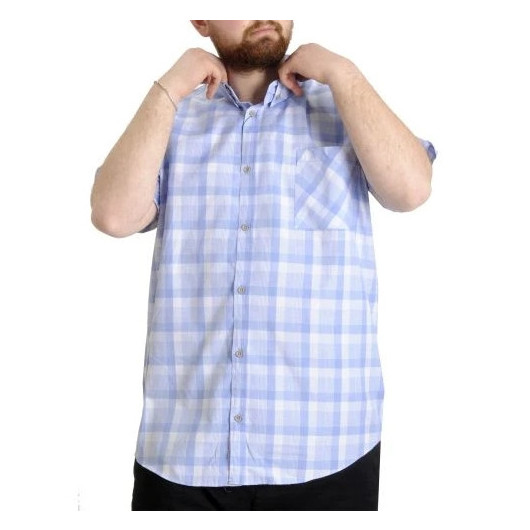قميص رجالي مقاس كبير بنمط كاروه بأكمام قصيرة لون ازرق ثلجي