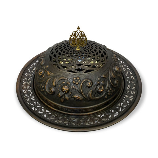 33 Cm Embossed And Openwork Embroidered Round Plate