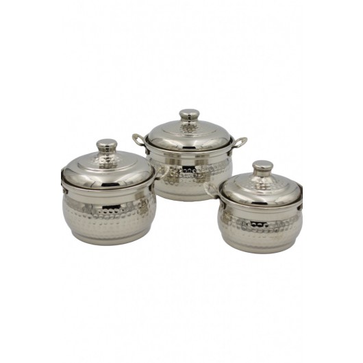 A Set Of Small Copper Cooking Pots, 3 Pieces