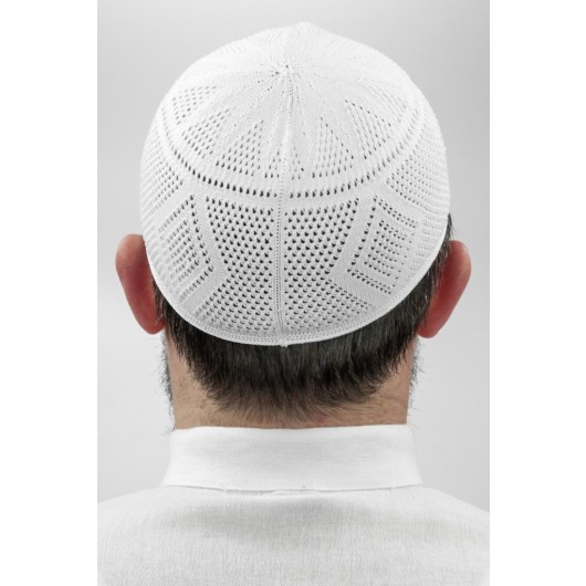 قبعة صلاة محبوكة من الدانتيل بلون أبيض
