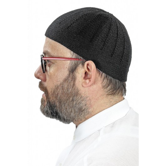 قبعة صلاة شتوية محبوكة من الصوف بلون أسود موديل سادة