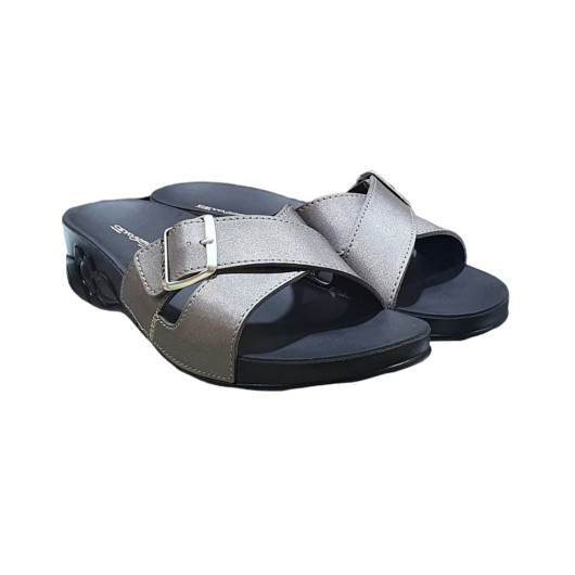 Buckled Shiny Mother Of Pearl Anatomical Women's Slippers