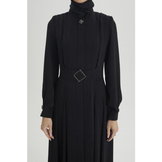 Accessory Detailed Stand Up Collar Long Black Topcoat
