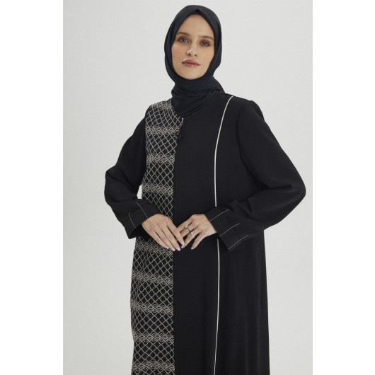 Pocket Detailed Patterned Black Abaya