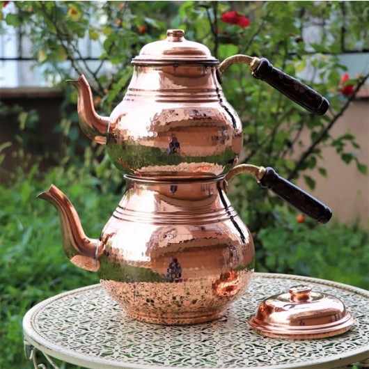 Large Size Teapot Set With Copper Warmer Has A Total Capacity Of 4.3 Liters