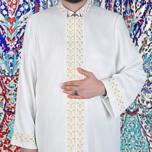 Long White Imam Robe With A Slim Fit