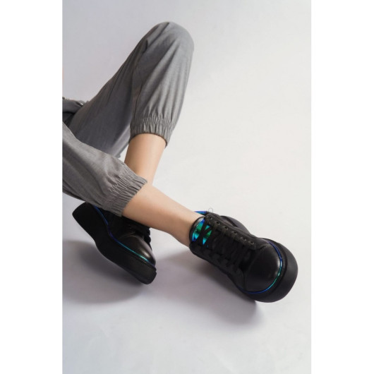 حذاء سنيكر نسائي بتصميم الهولوغرام رياضي لون اسود