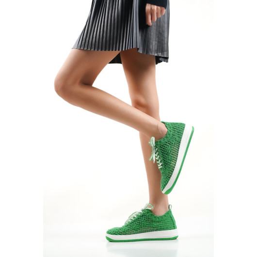 حذاء سنيكرز نسائي لون أخضر منسوج مزخرف