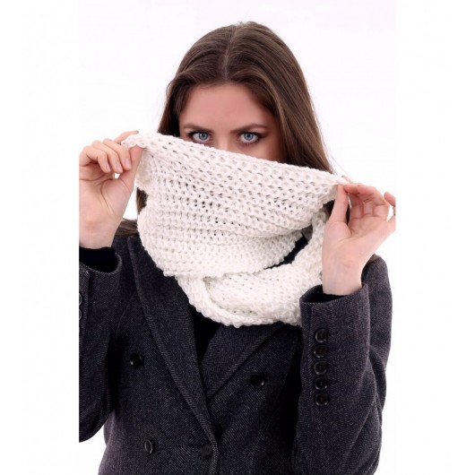 Women's Knitted Neck Scarf White By2022-02