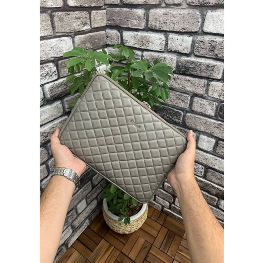 Guard Mink Quilted Clutch Bag