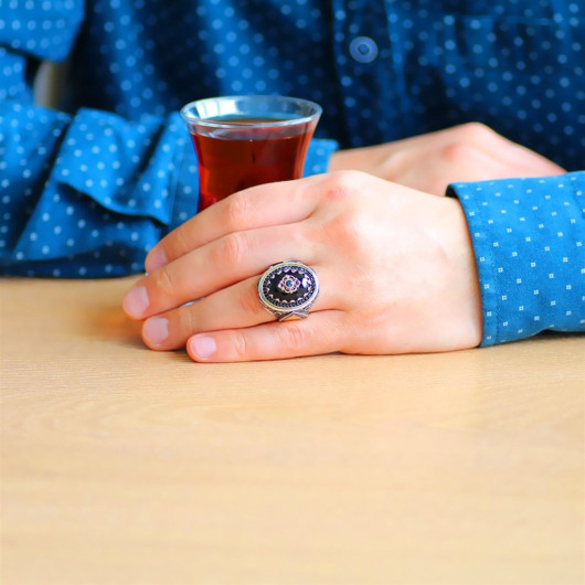 خاتم من الفضة عيار 925 بتصميم توليب وبكتابة اسم من حجر الزركون لون اسود
