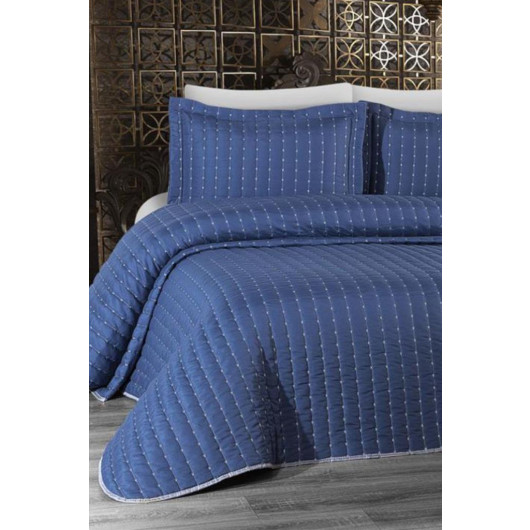 مفرش سرير مزدوج مبطن لون أزرق داكن
