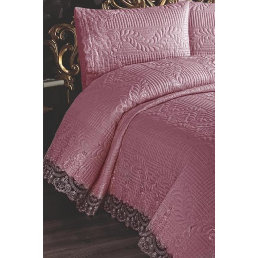 Double Sided Lace Quilted Bedspread In Simirna Powder/Light Pink