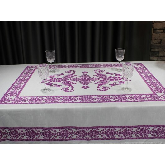 مفرش طاولة مستطيل بطبعة رقمية لون عنبي/عنابيSuna