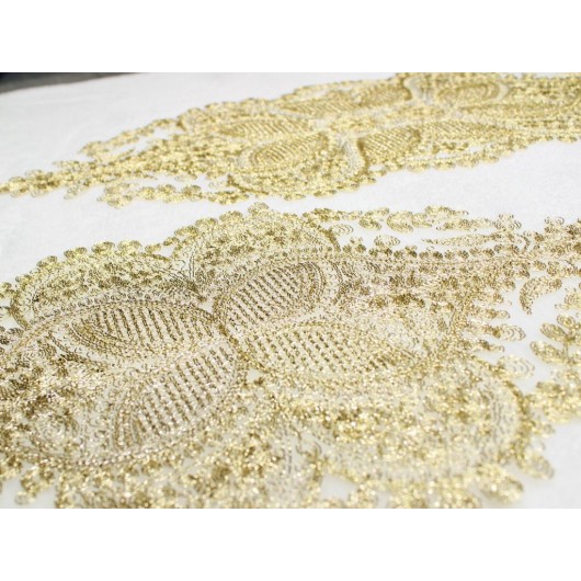 Verna Kordone Gold Embroidered Bedspread Set For Bedroom