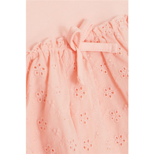 فستان بناتي لحديثات الولادة مزين بفيونكة ودانتيل لون برتقالي فاتح (9 اشهر -3 سنوات)