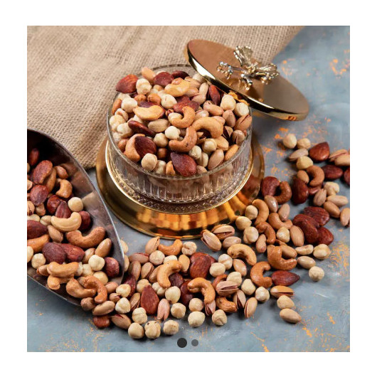 Luxurious Mixed Nuts Weighing 500 Grams