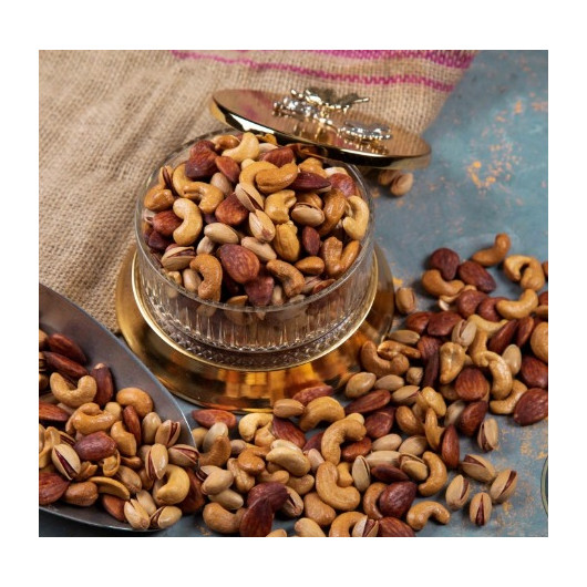 An Assortment Of Premium Nuts, Extra Plain, 2 Kilos