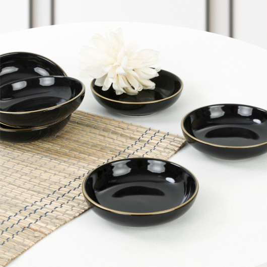 Black Plates For Snacks And Sauces
