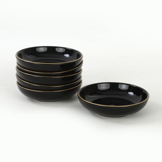 Black Plates For Snacks And Sauces