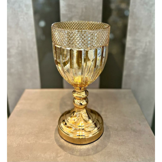 Luxurious Glass Vase With Leg Gold