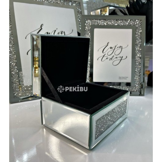 صندوق مجوهرات بمرأة وحجر سواروفسكي باللون الفضي 12X15 سم