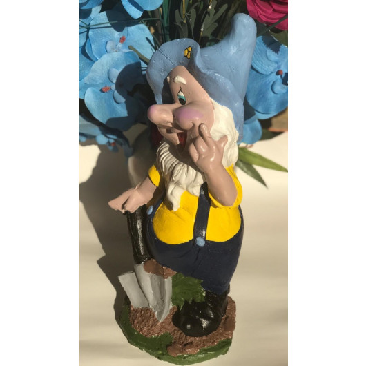 Garden Dwarf With Decorative Shovel