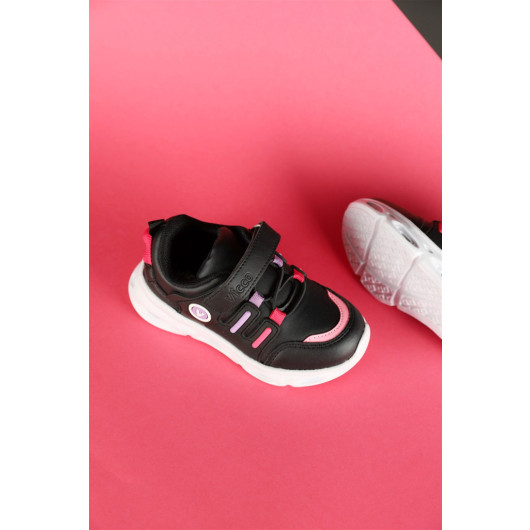 حذاء رياضي بناتي مضيء لون أسود وفوشي بمقاسات بين 26 - 30