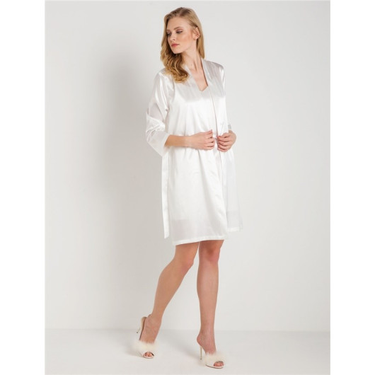 Short Dressing Gown With Bride Writing On The Back In Plain Satin Fabric