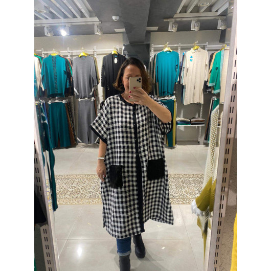 Women's Plus Size Checked Poncho With Fur Pockets